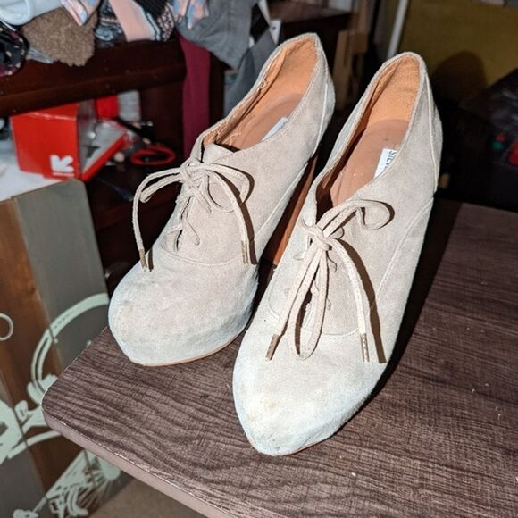 Steve Madden Size 8.5 Cirkus Platform Lace Up Heels Beige Suede Oxford Pump - Picture 8 of 8